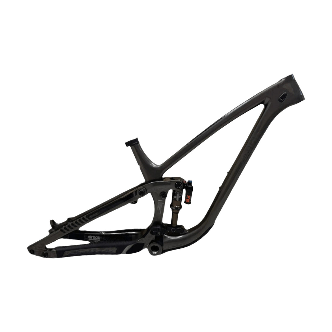 Iuhu HL (Menace) carbon frame, side view - titanium grey metallic